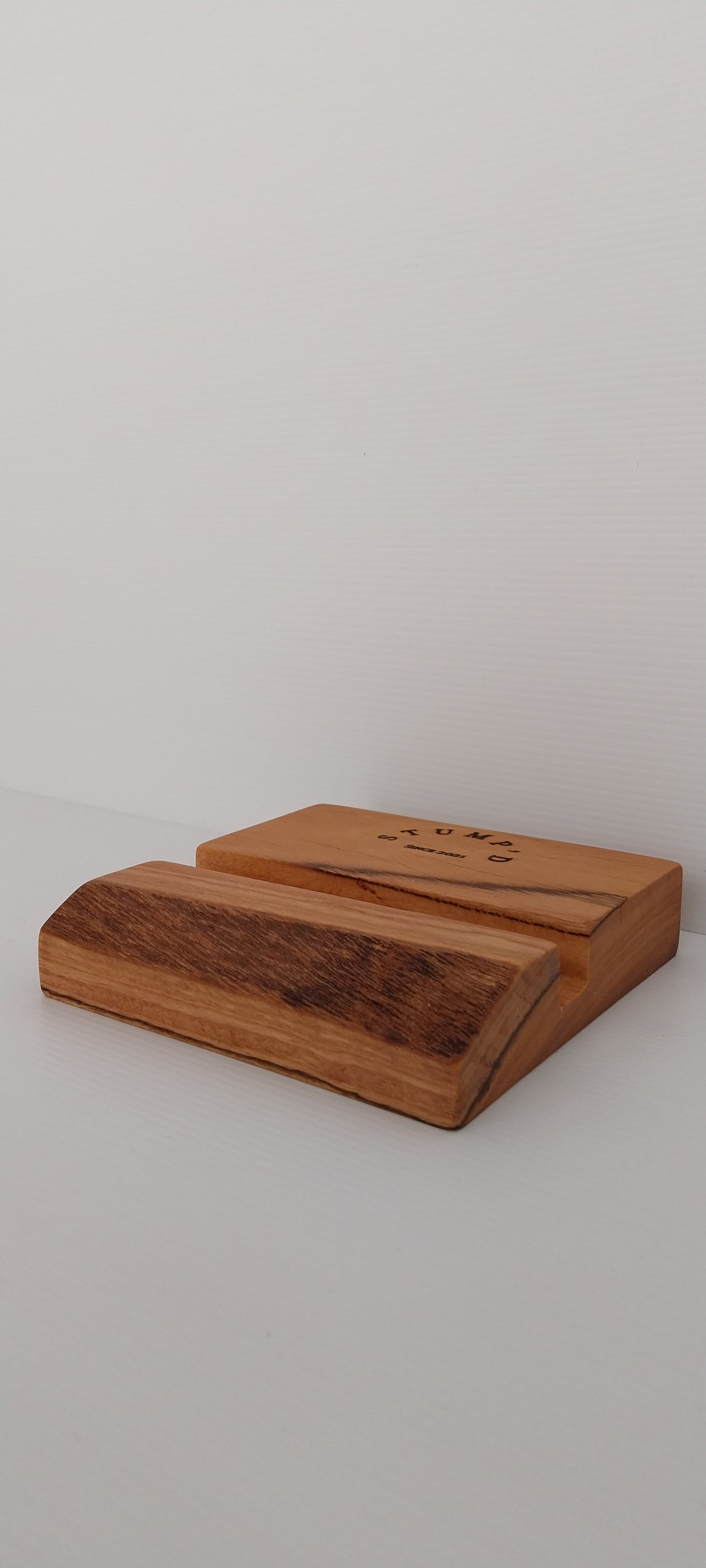 Ipad Stand - Tuart
